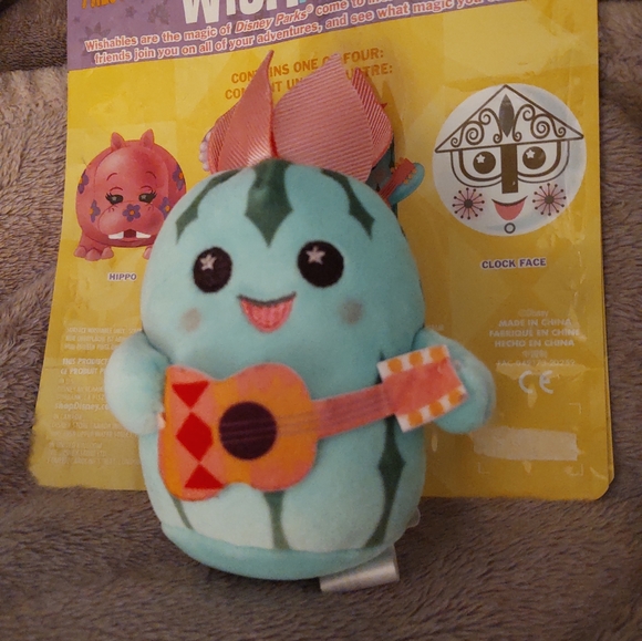 🤩🤩SOLD🤩🤩Disney Small World Wishables... Penguin and Cactus - Picture 3 of 4